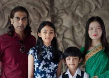 Caught in crossfire, Indians in China battle a sense