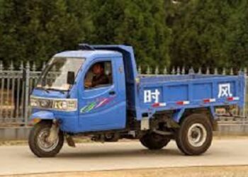 Truck driver in SW China’s Sichuan lives a better life as roads become better