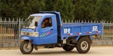 Truck driver in SW China’s Sichuan lives a better life as roads become better