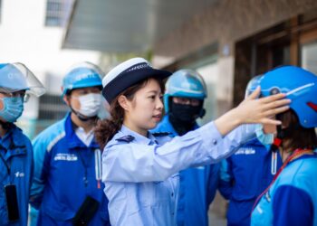Deliverymen rush on to pursue dreams in Chinese cities