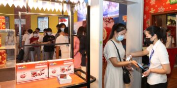 Chinese movie theaters in low-risk areas resume business
