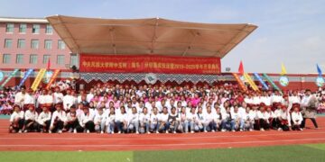 College graduate teaches in West China,contributes to the region’s development