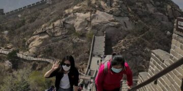 China sees recovery of domestic tourism