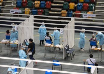 Hong Kong launches massive COVID-19 screening program