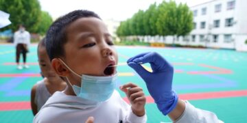 China strengthens COVID-19 testing capacity nationwide ahead of flu season