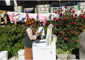 All prefectures, counties in Tibet Autonomous Region connected to State grid