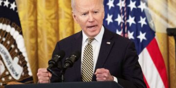 U.S. double standards in Ukraine crisis testify to sole purpose of global domination
