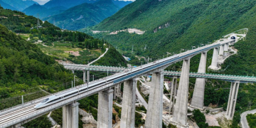 Zhengzhou-Chongqing High-speed Railway starts full operation