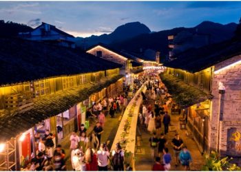 Summertime night tourism driving economic recovery in China