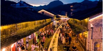 Summertime night tourism driving economic recovery in China