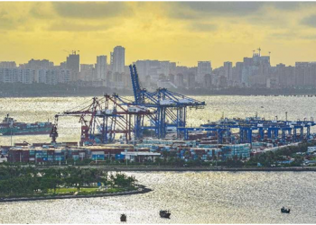 Booming service trade brings better life to Chinese people