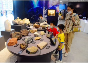 Nighttime museums make people’s cultural life more splendid