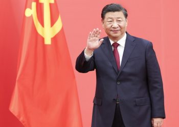 Profile: Xi Jinping leads China on new journey
