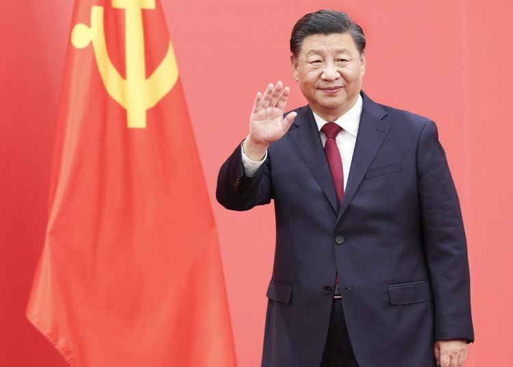 Profile: Xi Jinping leads China on new journey
