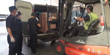 Exhibits for fifth CIIE arriving in Shanghai