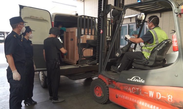 Exhibits for fifth CIIE arriving in Shanghai