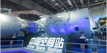 Frontier Chinese aviation, aerospace technologies displayed at Airshow China 2022