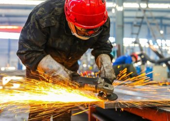 China maximumly reduces COVID-19’s impacts on economic, social development