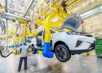China’s auto production, sales rank first globally for 14 consecutive years