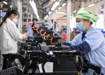 Chinese foreign trade enterprises go all out to expand overseas market