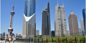 Shanghai makes steady progress in building global financial center