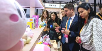 China expands opening up in service trade