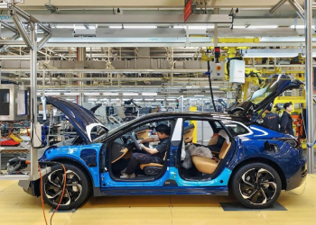 China promotes integrated development of vehicles, energy, roads, cloud