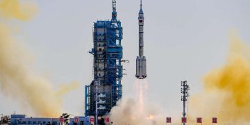 Shenzhou-17 manned spaceship successfully launched