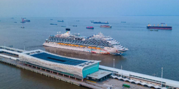 China's first domestically-made large cruise ship makes commercial maiden voyage