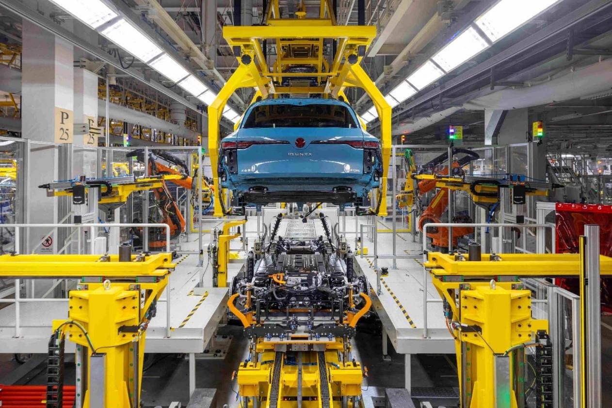European automakers deepen ties with Chinese innovation