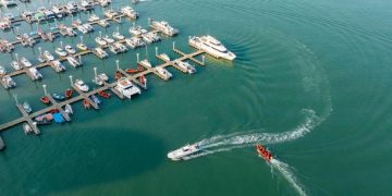 Coastal city in East China transforms shoreline with ecological bay restoration