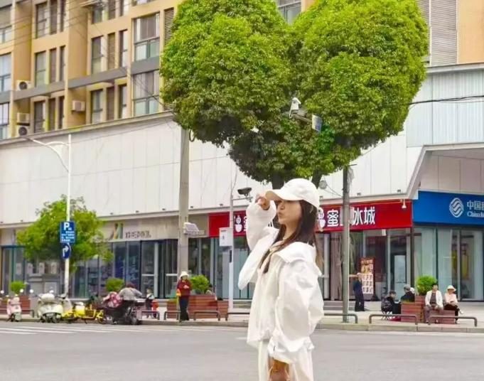 How pruning a heart-shaped tree reflects people-centered urban governance in China