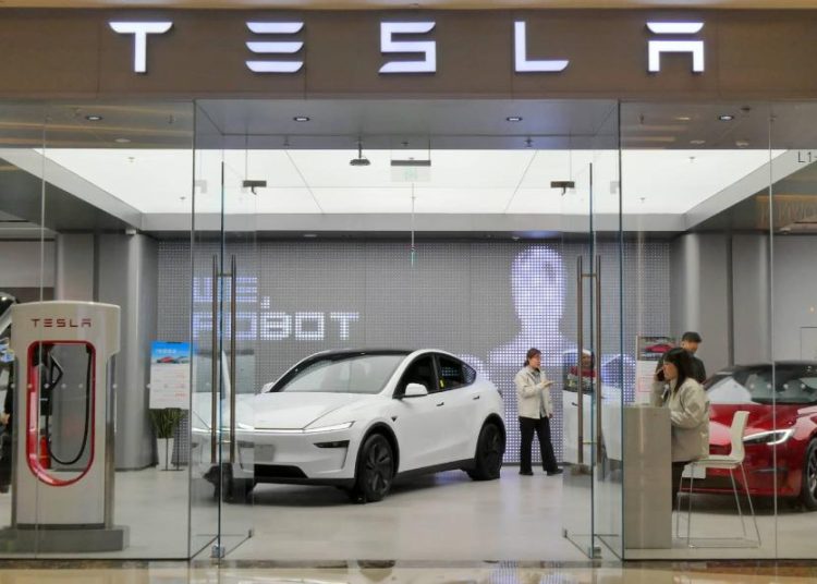 Decoupling? U.S. companies keep betting on China, report finds