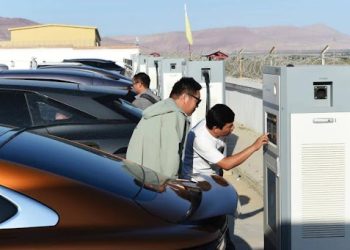 Turpan turns extreme heat into thriving testing industry