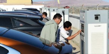 Turpan turns extreme heat into thriving testing industry